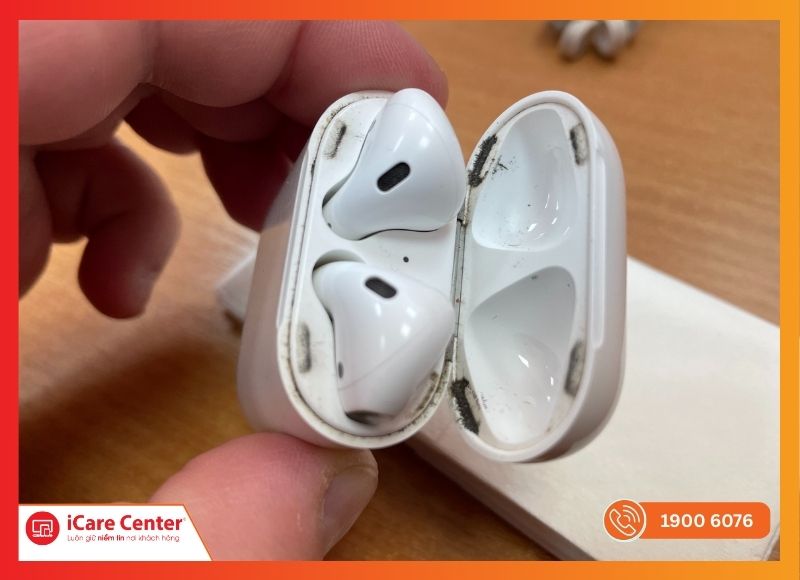 Bụi mạt sắt là một trong những nguyên nhân gây mất thẩm mỹ trên AirPods Pro