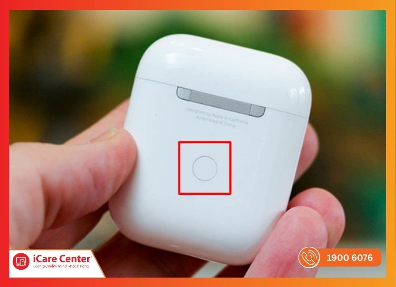 Vị trí thường kẹt nút nguồn trên mẫu AirPods 1