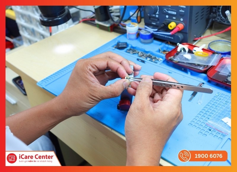 Quy trình chuẩn thay pin AirPods 1 chính hãng tại iCare Center