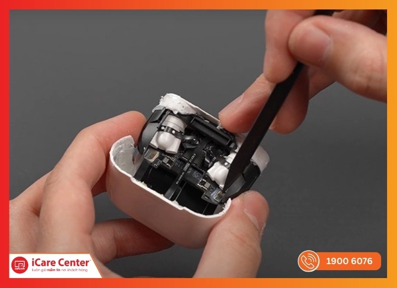 Rủi ro khi sử dụng hộp sạc AirPods đã chai pin, xuống cấp