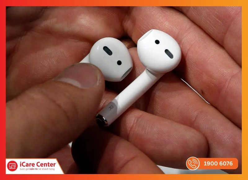 Kiểm tra loa và mic AirPods 1 sau khi thay vỏ tại trung tâm sửa chữa