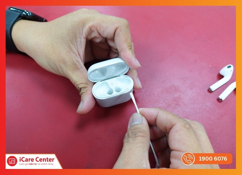 Vệ sinh cho tai nghe AirPods 1, 2