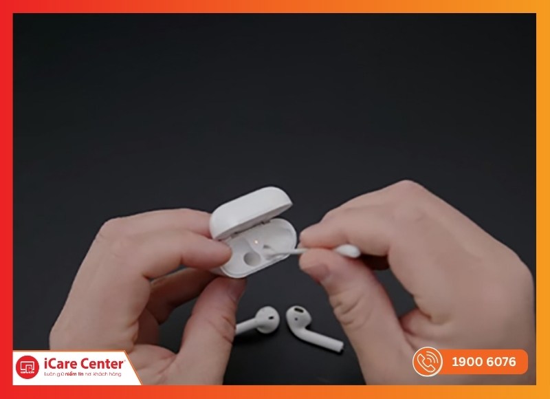 Vệ sinh hộp sạc AirPods