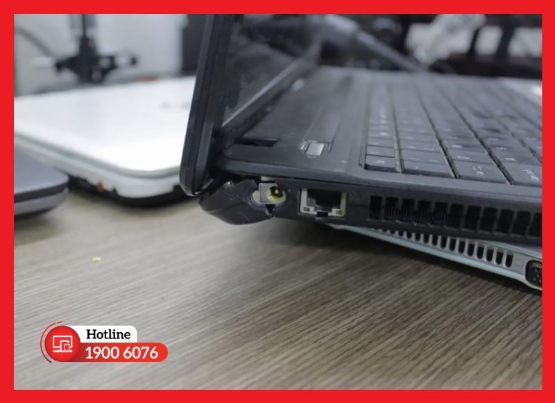 Bản lề laptop bị lỏng