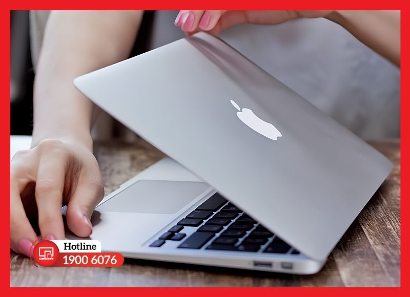Mẹo gập mở màn hình đúng kỹ thuật để bảo vệ bản lề