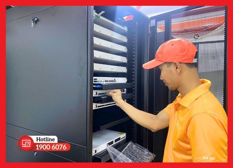 Đội ngũ iCare60 kiểm tra và xử lý sự cố quạt server tận nơi
