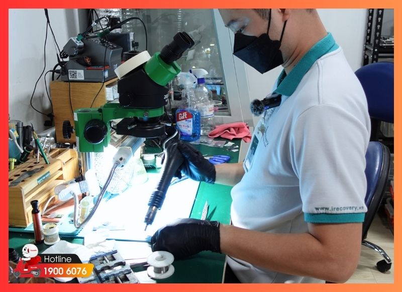 Kỹ thuật viên iCare Center khôi phục dữ liệu USB, thẻ nhớ, đầu ghi camera