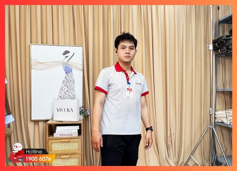 Kỹ thuật viên iCare Center hoàn thiện case setup ánh sáng cho khách hàng