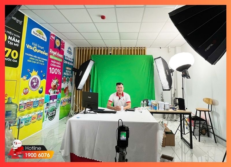 Kỹ thuật viên test kỹ trước khi bàn giao cho khách