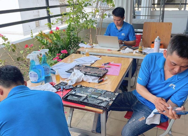 Vệ sinh laptop và PC văn phòng giúp hệ thống vận hành ổn định hơn