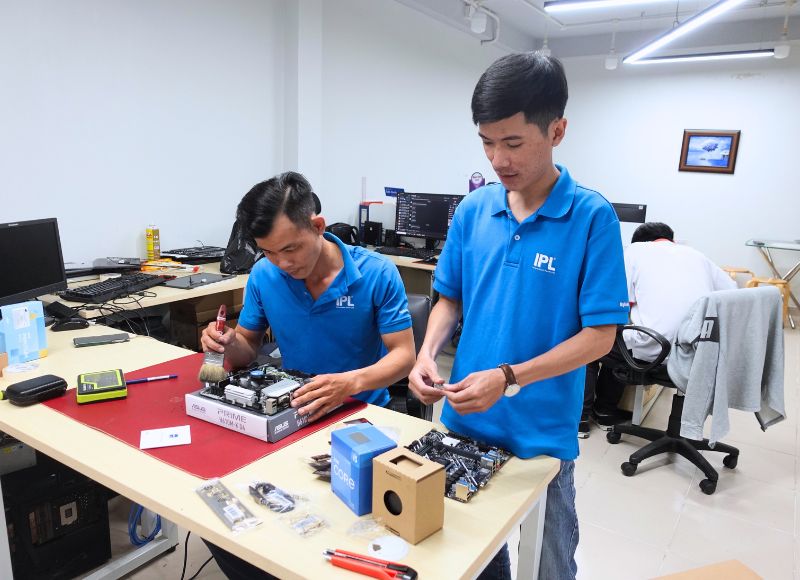 Nâng cấp RAM và SSD giúp cải thiện hiệu suất làm việc cho máy tính văn phòng