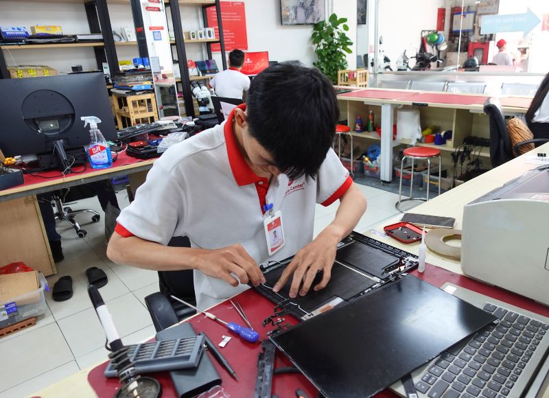 Thay linh kiện laptop / PC số lượng lớn cho doanh nghiệp