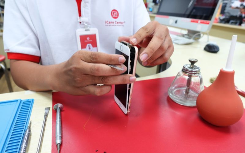 Dịch vụ sửa chữa và bảo dưỡng điện thoại tại iCare Center