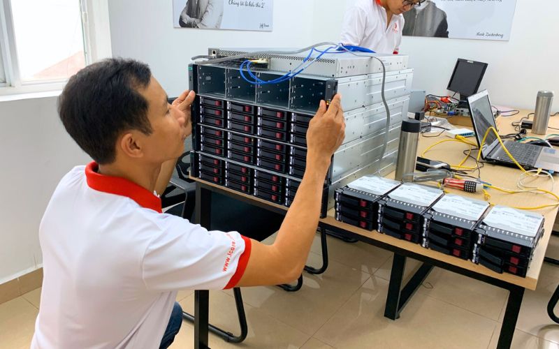 Bảo trì, cài đặt máy chủ tại iCare Center