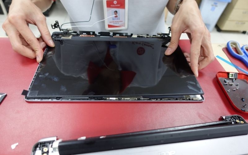 Dịch vụ thay màn hình tại iCare Center