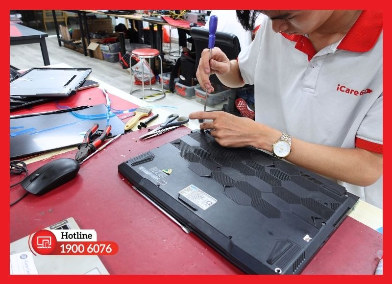 Thay vỏ mặt D laptop Lenovo khi đáy máy bị hư hỏng