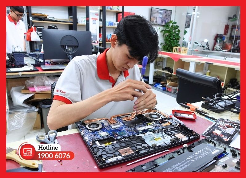 Quy trình thay vỏ laptop Lenovo được kiểm tra và thực hiện từng bước