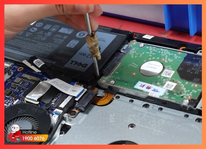 Đóng máy và khởi động lại để kiểm tra SSD sau khi nâng cấp