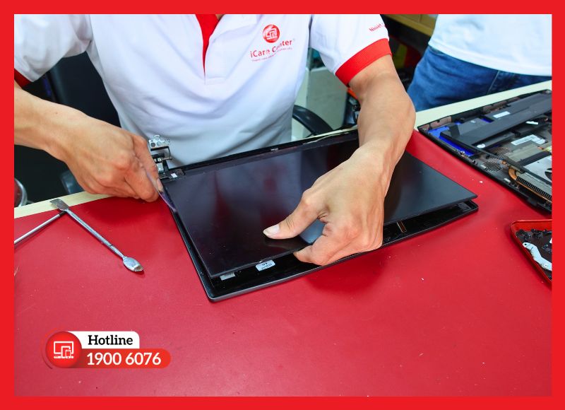 Quy trình thay màn hình laptop Acer chuyên nghiệp từ kỹ thuật viên iCare