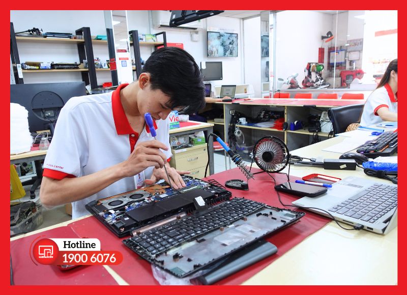 Khách hàng yên tâm với quy trình thay bàn phím máy tính HP tại iCare Center