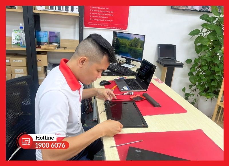 Trường hợp nên thay bản lề laptop HP