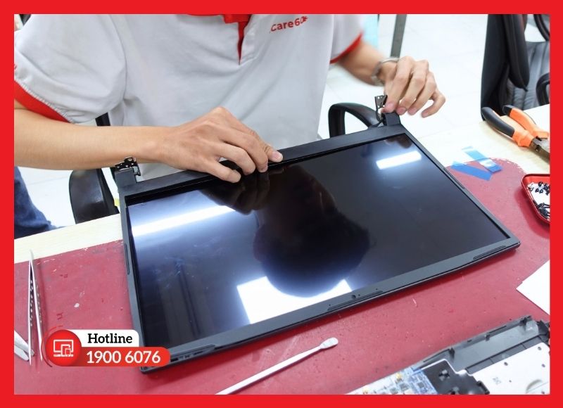 Thay mặt B laptop