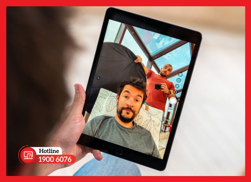 Camera trước iPad Gen 8 đáp ứng tốt nhu cầu gọi video, học tập và làm việc trực tuyến hằng ngày