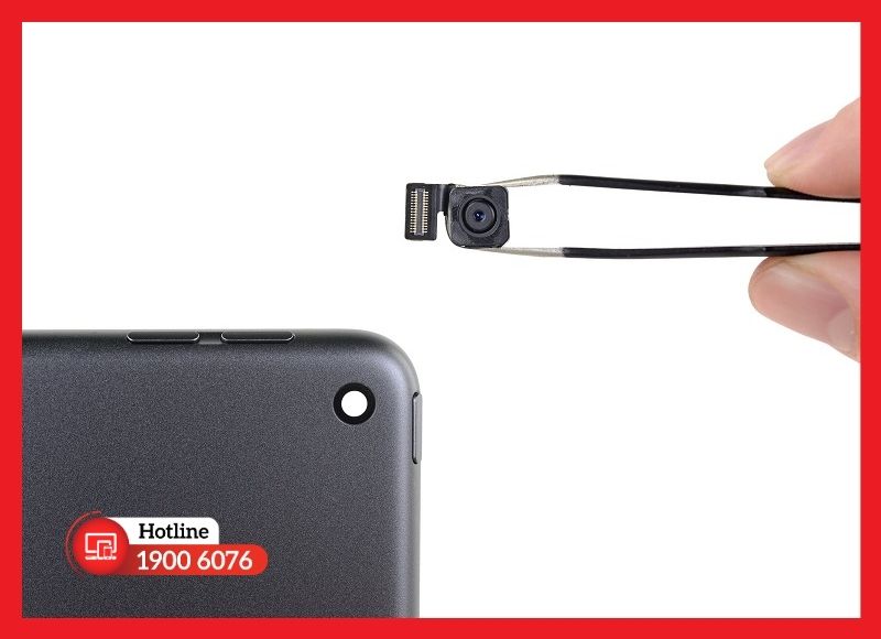 Camera trước 7MP của iPad Pro 10.5 nằm trong cụm cảm biến phía trên màn hình