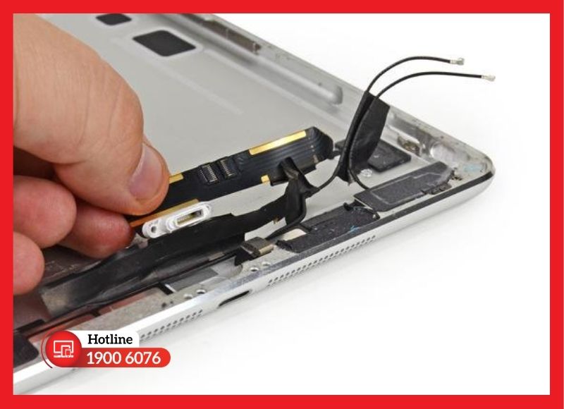 Dấu hiệu cảnh báo cần thay cáp nguồn iPad Gen 6 sớm để tránh ảnh hưởng linh kiện khác