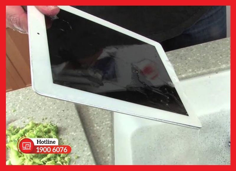 Tổng hợp nguyên nhân khiến người dùng phải thay cáp nút nguồn iPad Gen 8.