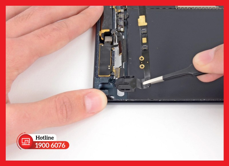 Quy trình thay cáp tai nghe iPad Mini 4 chuẩn kỹ thuật tại iCare Center