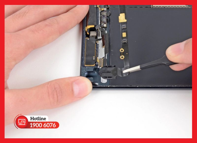 Cáp tai nghe iPad Mini 5 bị xuống cấp tự nhiên sau hơn 7 năm ra mắt.