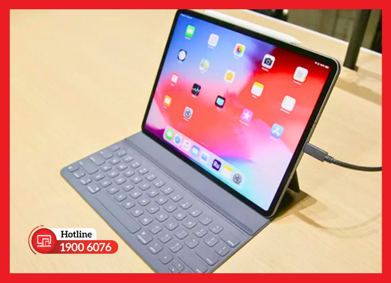 Kiểm tra độ chắc chắn và chất lượng âm thanh sau khi thay cáp tai nghe iPad Mini 5 mới.