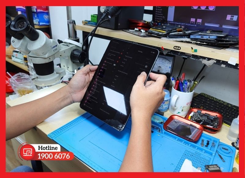 Quy trình thay cáp volume iPad Pro 10.5, test đầy đủ 2 nút âm lượng và mute switch trước khi bàn giao