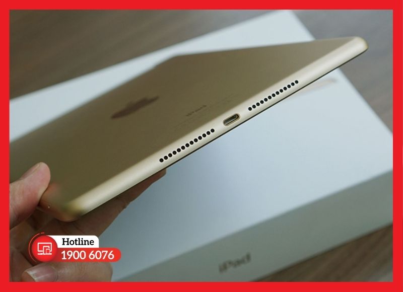 Cấu tạo vị trí loa kép bên dưới cổng sạc của iPad Gen 5.