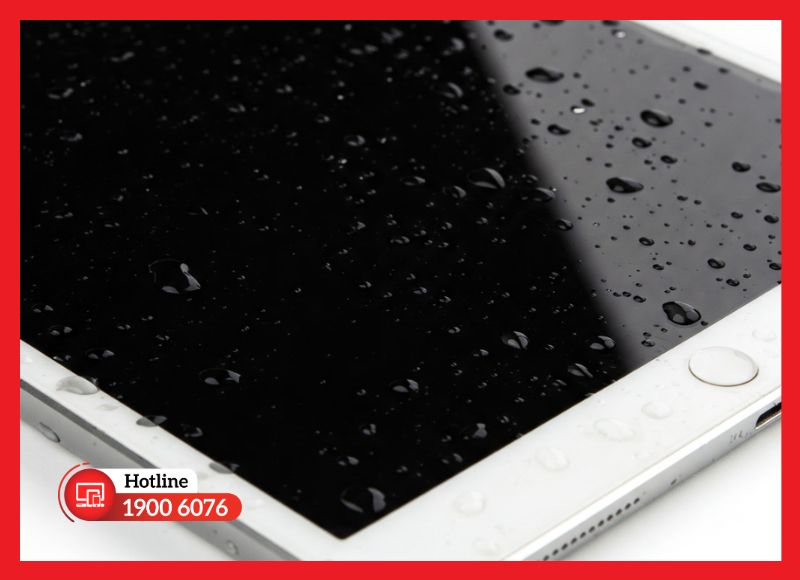 Va đập, đè nén hoặc ẩm nước là nguyên nhân phổ biến làm hỏng mặt kính iPad Gen 8