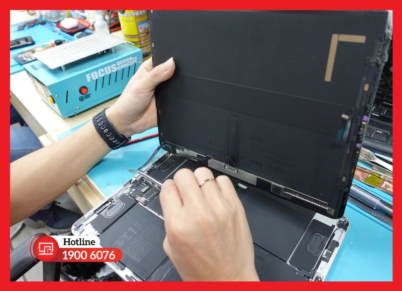 Quy trình thay pin iPad Pro M2 12.9, xác nhận Battery Health 100% và test hover sau khi thay
