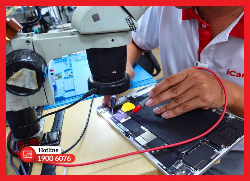 Quy trình thay vỏ iPad Mini 5 lấy liền minh bạch được thực hiện trực tiếp bởi kỹ thuật viên iCare Center.