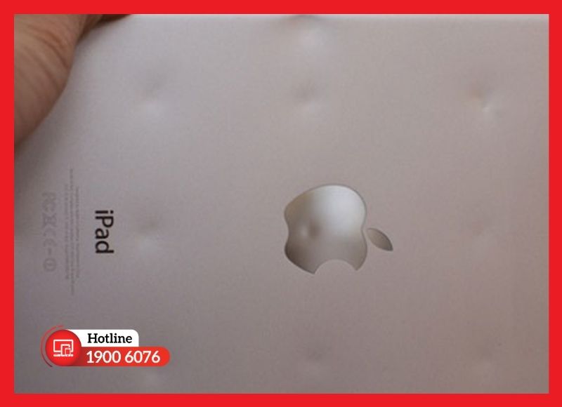 Vỏ nhôm iPad Pro 10.5 bị cong vênh, trầy xước và móp góc cần thay vỏ mới