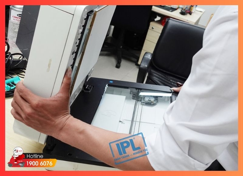 Máy in in nét, ổn định sau khi kỹ thuật viên iCare Center hoàn tất thay trống