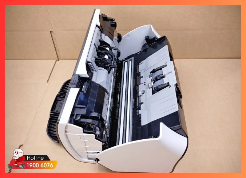 Sửa máy scan tận nơi - kỹ thuật viên kiểm tra và xử lý trực tiếp tại văn phòng