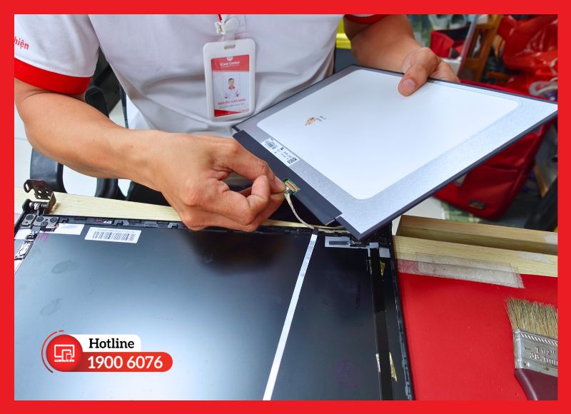 Quy trình tháo lắp chuẩn mực giúp bảo toàn cấu trúc mỏng nhẹ của vỏ máy