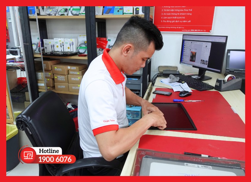 Quy trình thay màn hình laptop Acer Predator Triton 300 PT315-53 tại iCare Center