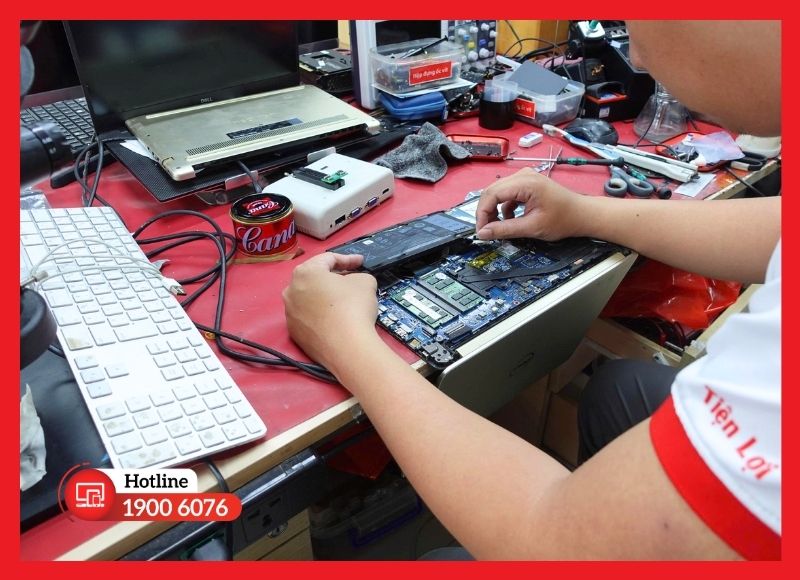 Quy trình thay pin 5 bước cẩn trọng, bảo vệ an toàn cho vỏ nhựa lâu năm