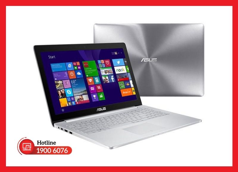 Kỹ thuật viên kiểm tra kĩ lưỡng khoang máy để xác định chuẩn pin 60Wh hay 96Wh