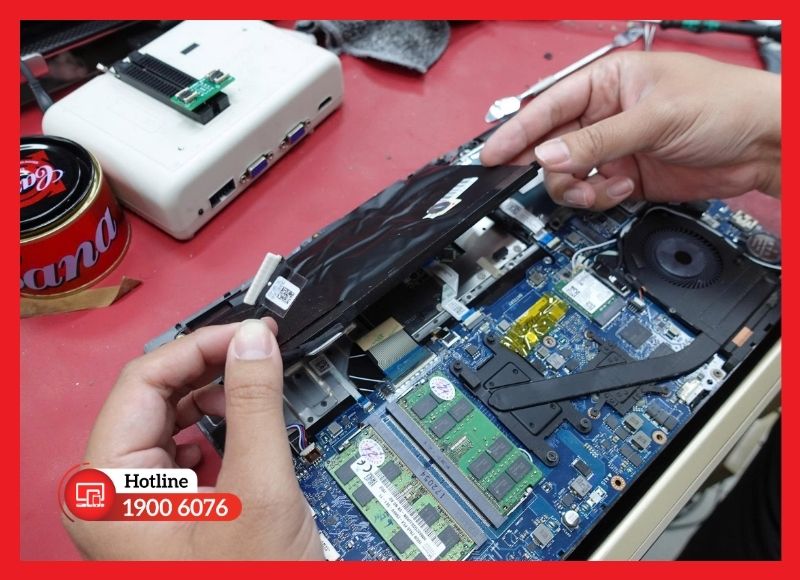 Quy trình thay pin laptop ASUS ZenBook UX310 tại iCare Center