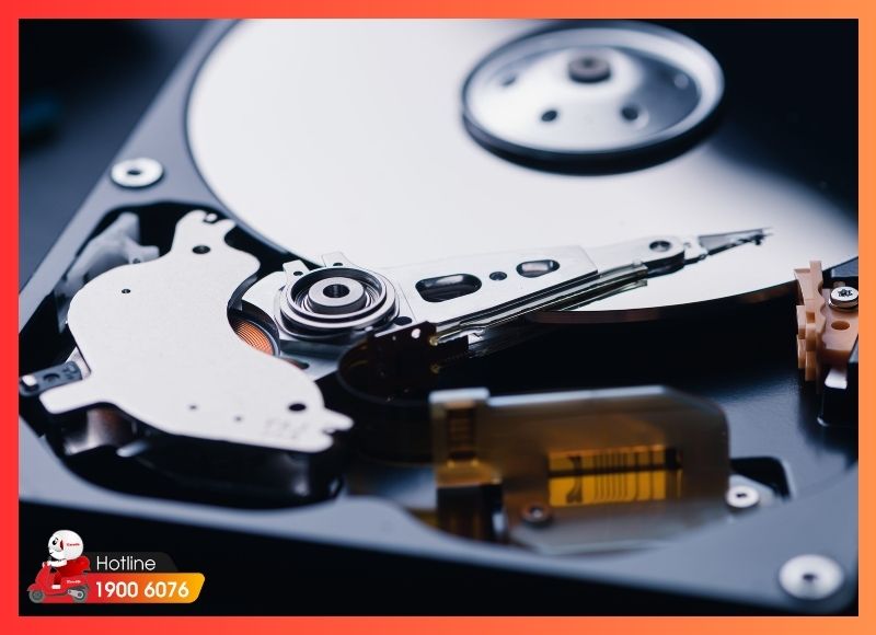 Dấu hiệu ổ cứng chết mạch qua nhiệt và mùi bất thường