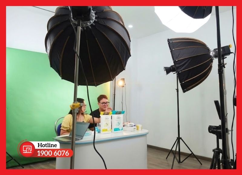 Livestream bán hàng thời trang, mỹ phẩm & làm đẹp