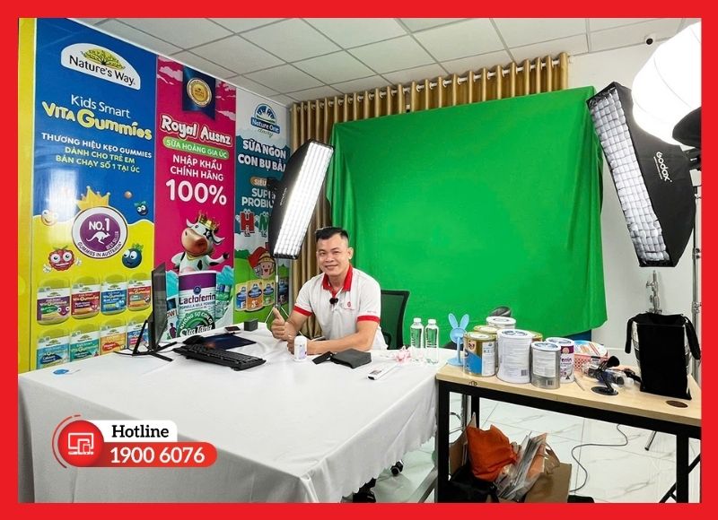 Mẫu phòng livestream cá nhân, xây dựng thương hiệu và chia sẻ kiến thức
