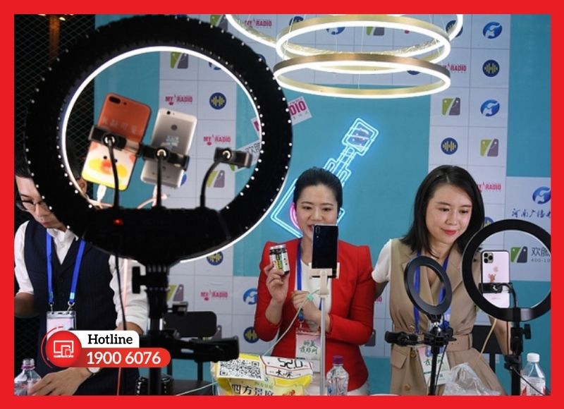 Không gian livestream thiếu ánh sáng hoặc bố cục rối